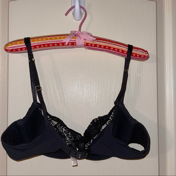 Victoria Secret 38C bra black lace like new - Picture 2 of 5